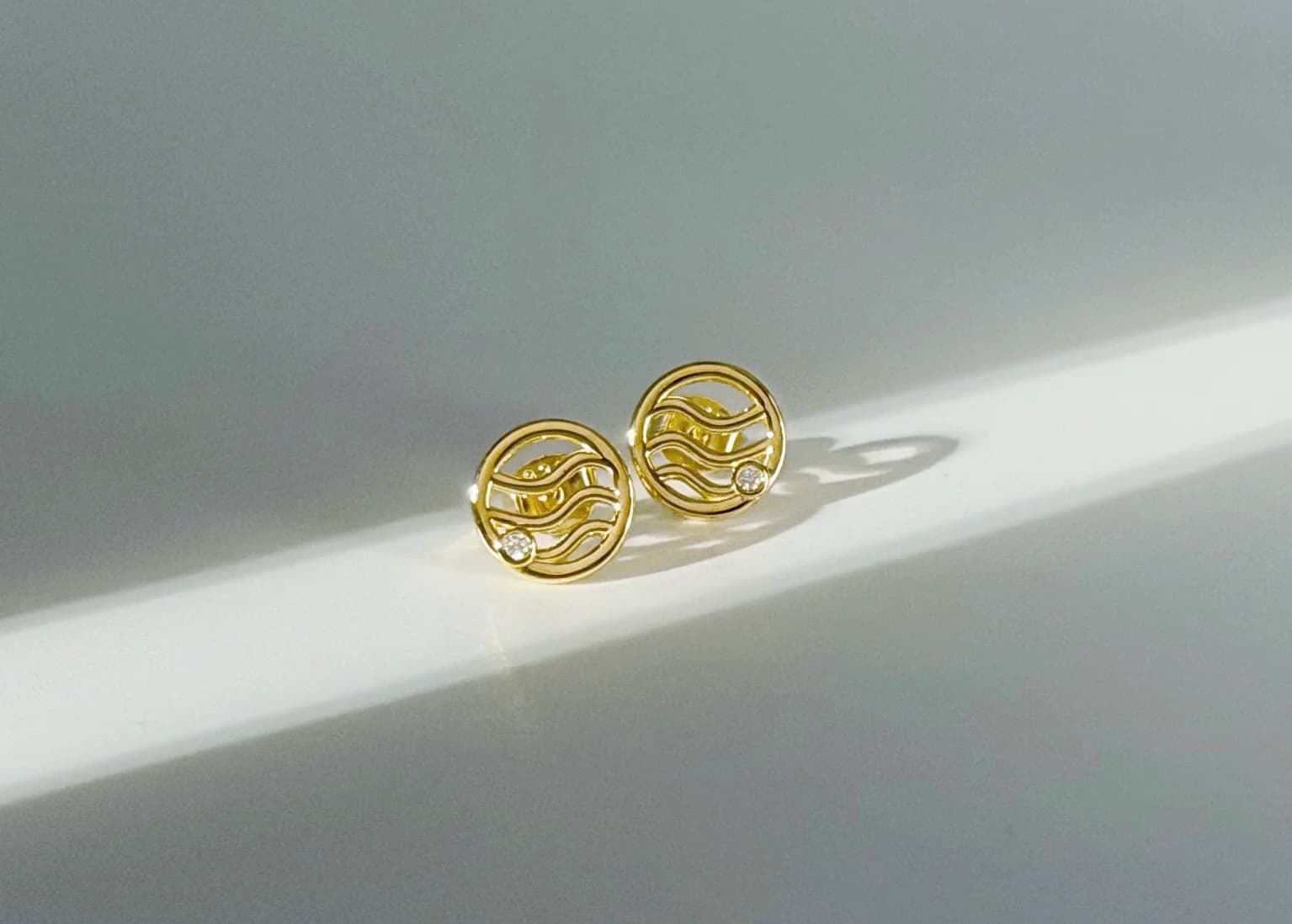 Tidal Lines Wave Stud Earrings